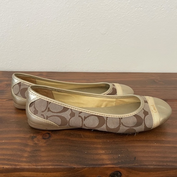 Coach Flats - Picture 3 of 4